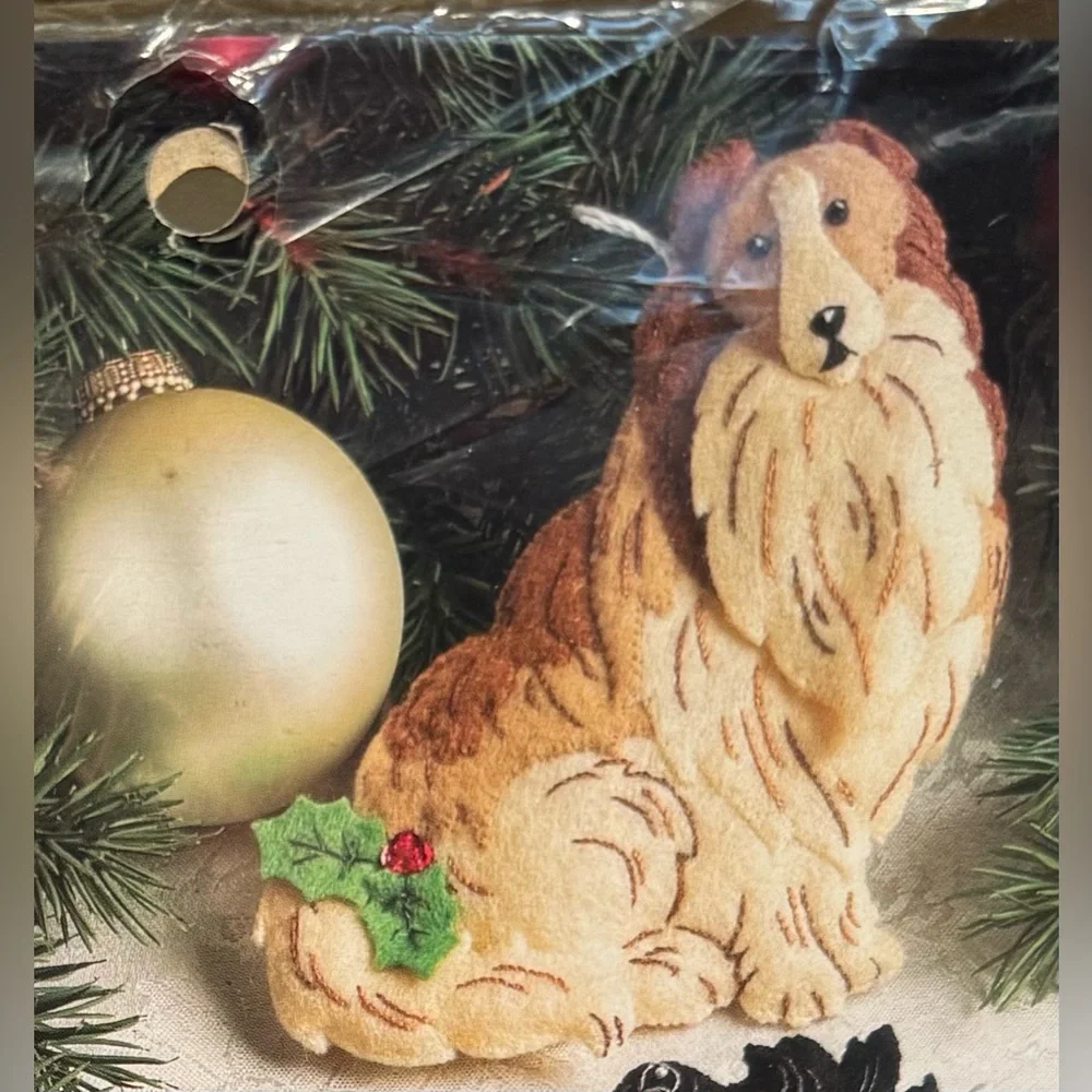 BUCILLA Santa Paws 6 Piece Felt Ornament Craft Kit 85462 Dogs/ Puppies Craft NWT - Picture 3 of 16